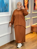 Ensemble femme à haut ample et jupe longue en molleton — Camel