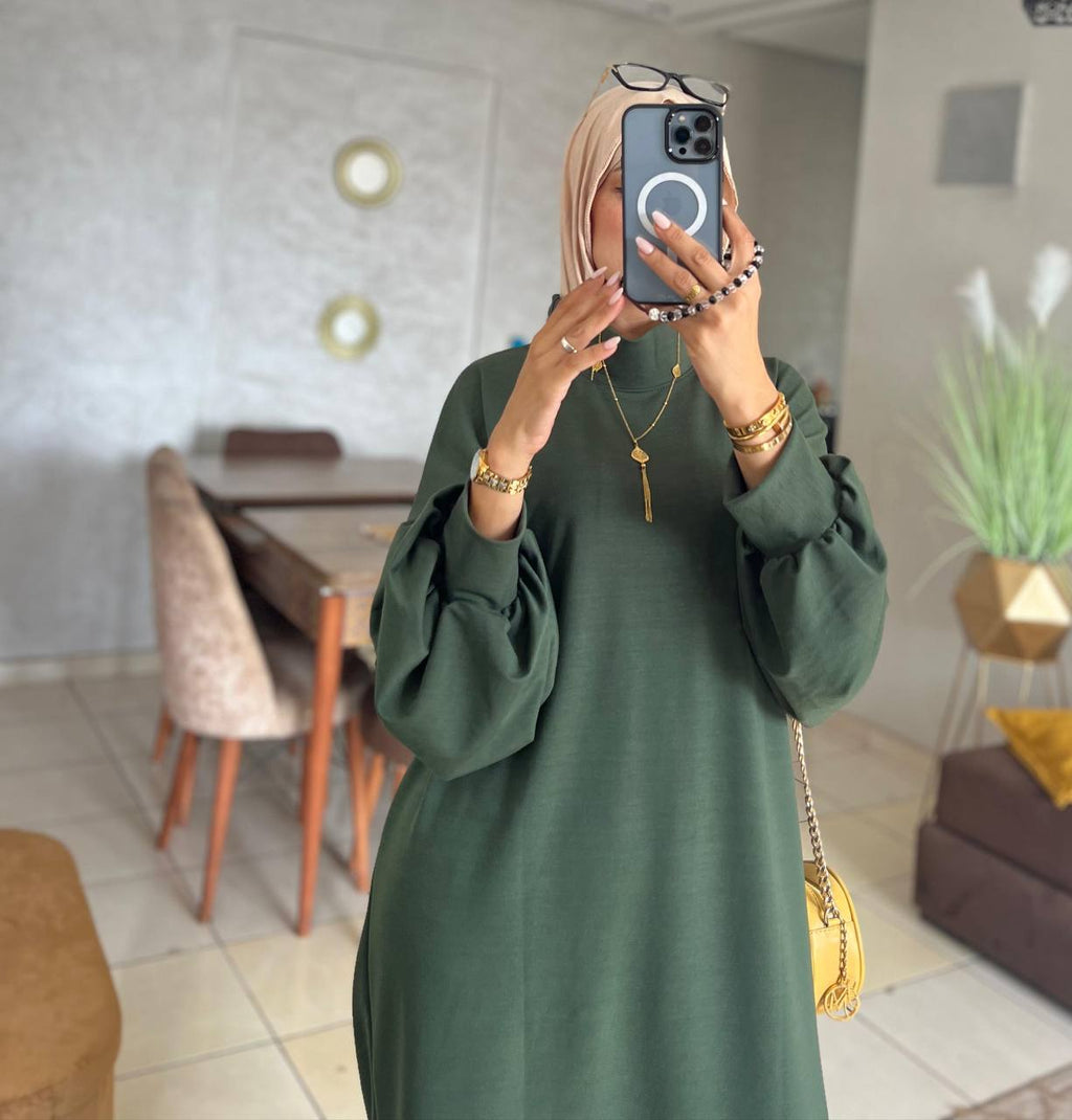 Robe longue ample à col froncé et manches bouffantes — Vert olive