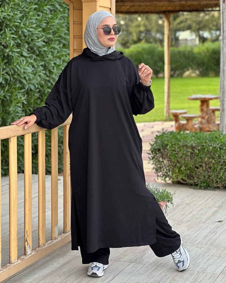 Ensemble femme long à capuche et pantalon ample — Noir
