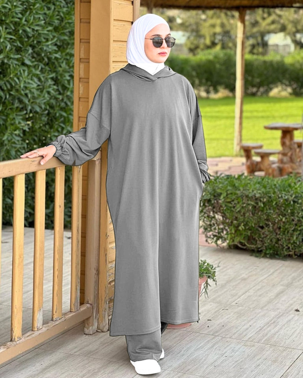 Ensemble femme long à capuche et pantalon ample — Gris