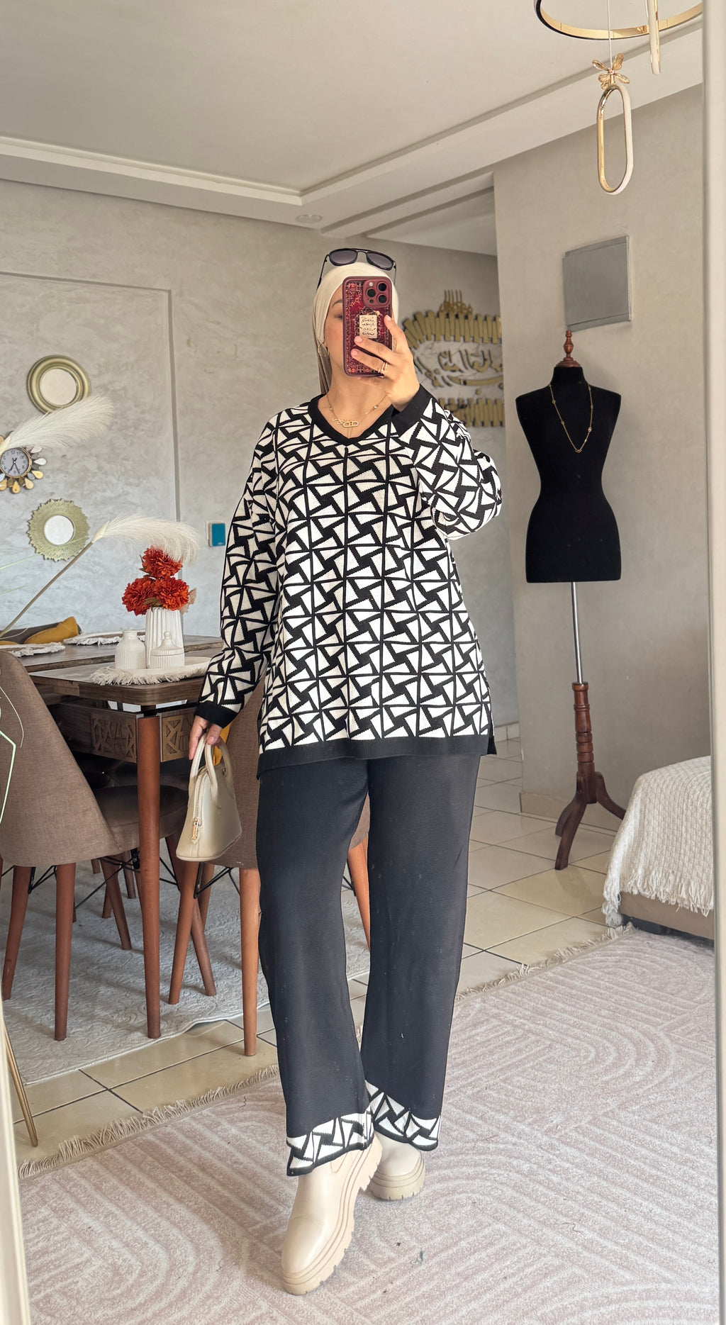 Ensemble femme à tunique géométrique et pantalon droit — Noir