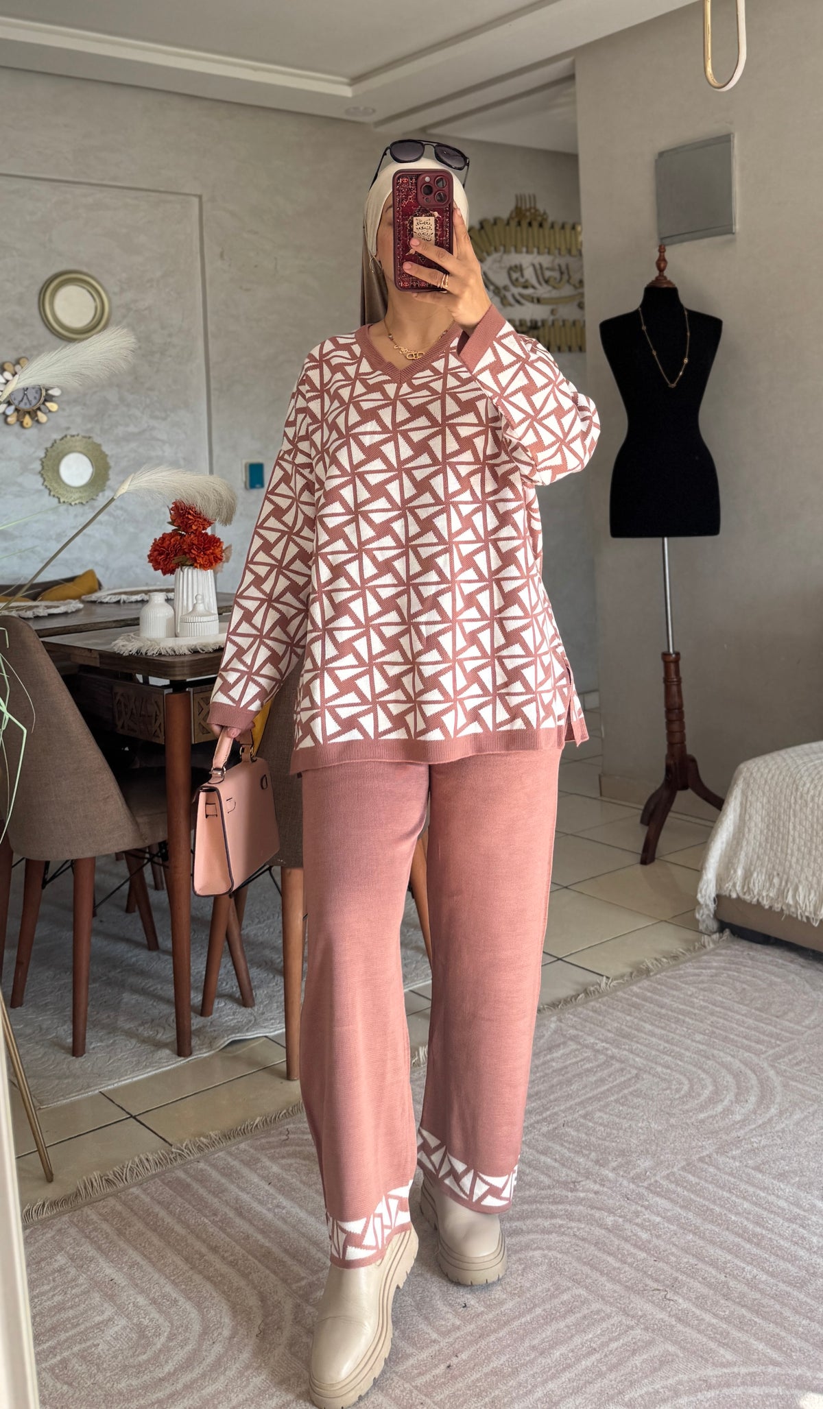 Ensemble femme à tunique géométrique et pantalon droit — Saumon