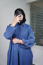 Robe longue en velours côtelé à col polo boutonné — Bleu roi