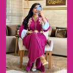 Caftan Hmaoui en crêpe Rosa à épaules brodées – Vue 4