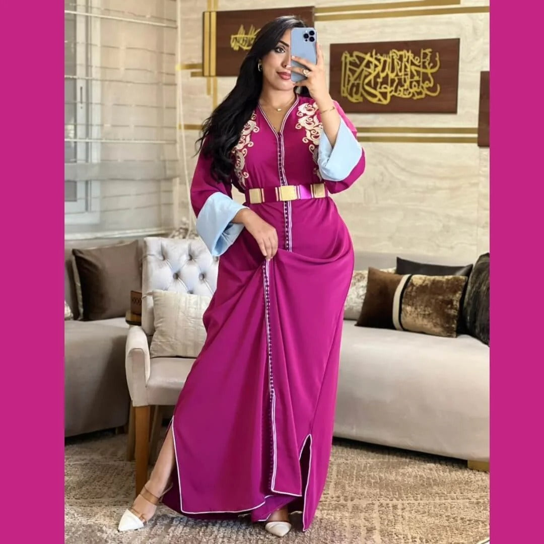 Caftan Hmaoui en crêpe Rosa à épaules brodées – Vue 3