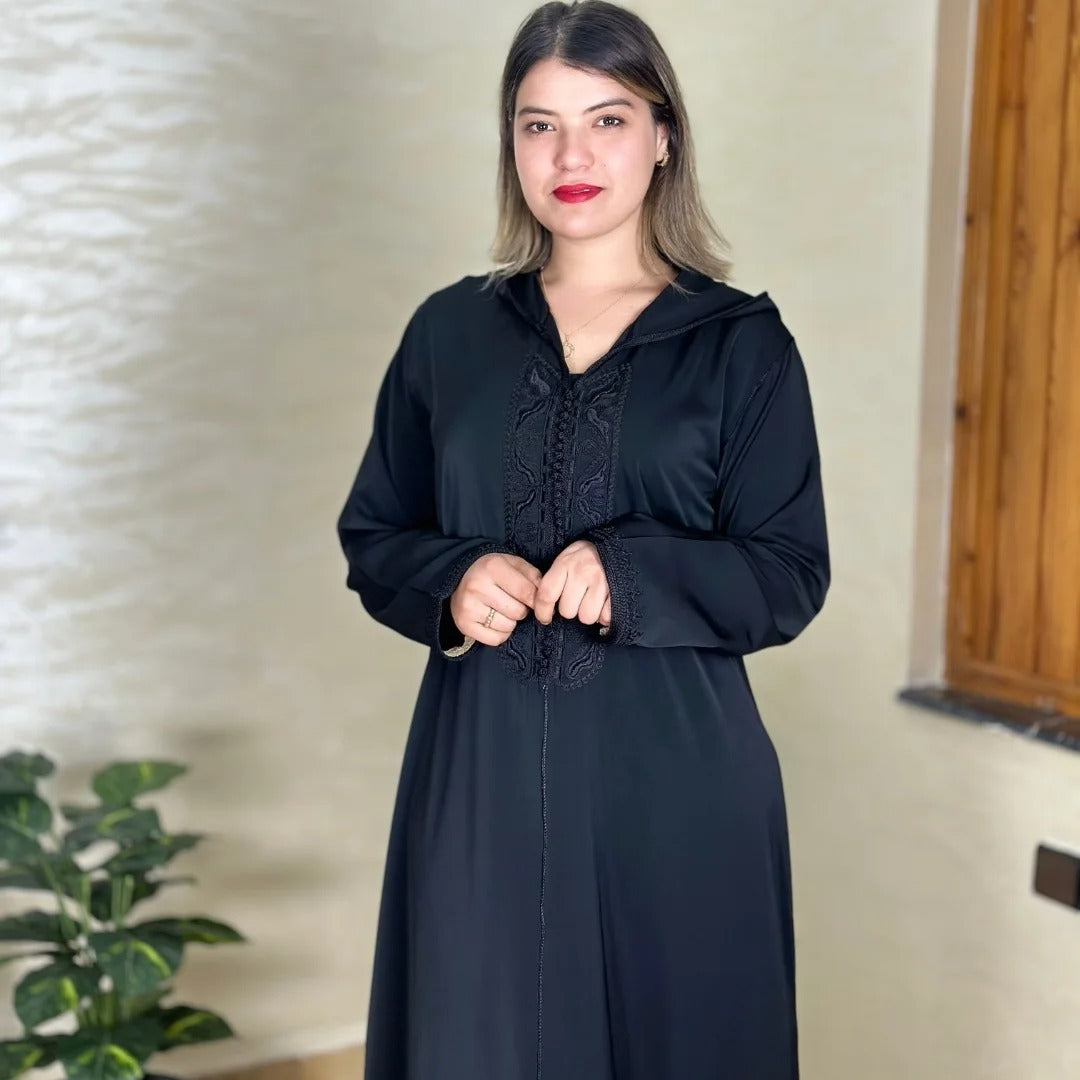 Djellaba Hmaouia en crêpe Rosa à broderie ton sur ton – Modèle 1 – Vue 4