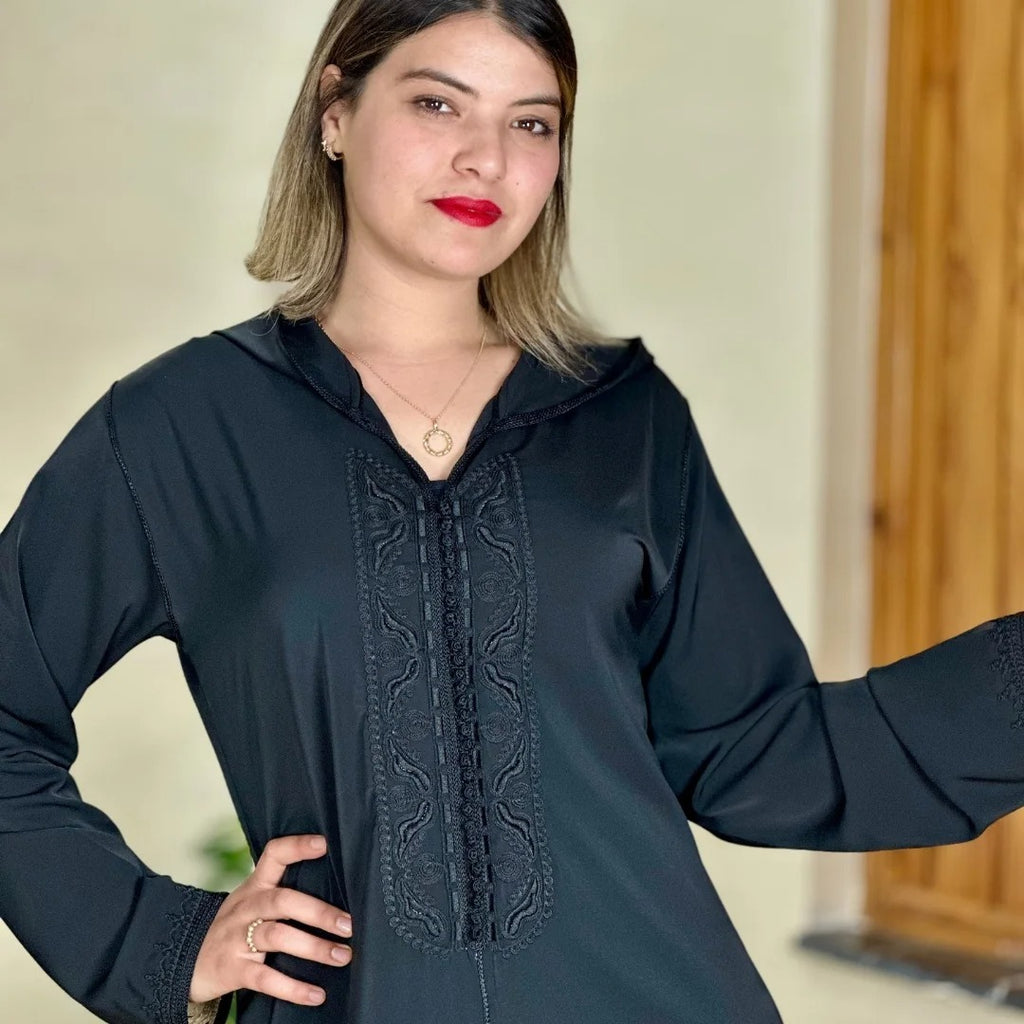 Djellaba Hmaouia en crêpe Rosa à broderie ton sur ton – Modèle 1 – Vue 6