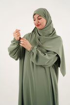 Abaya longue fluide avec foulard assorti — Kaki