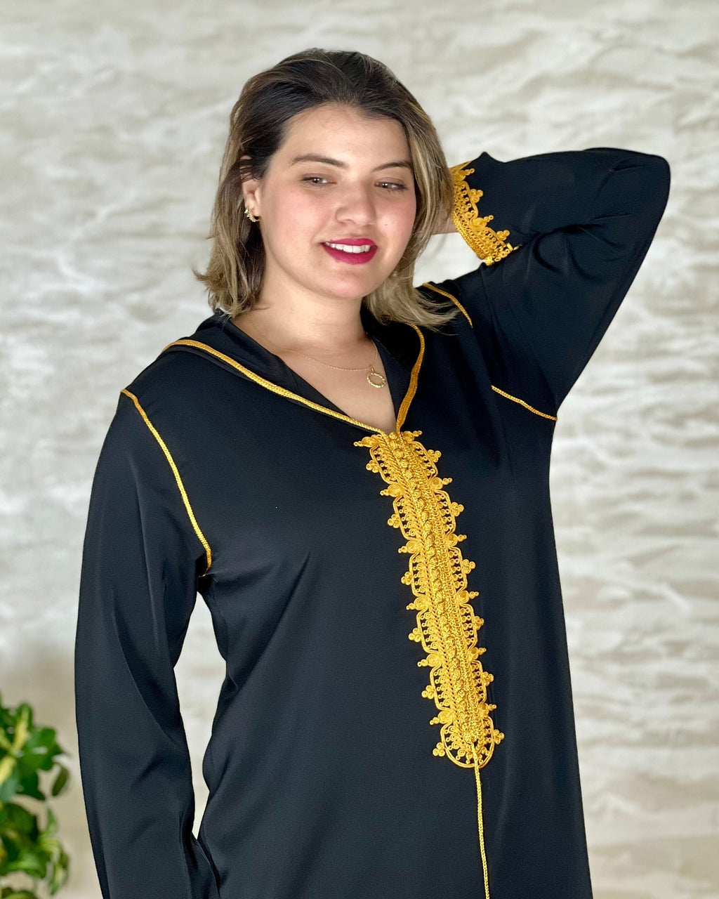 Djellaba marocaine en crêpe Rosa à broderies – Modèle S – Vue 1