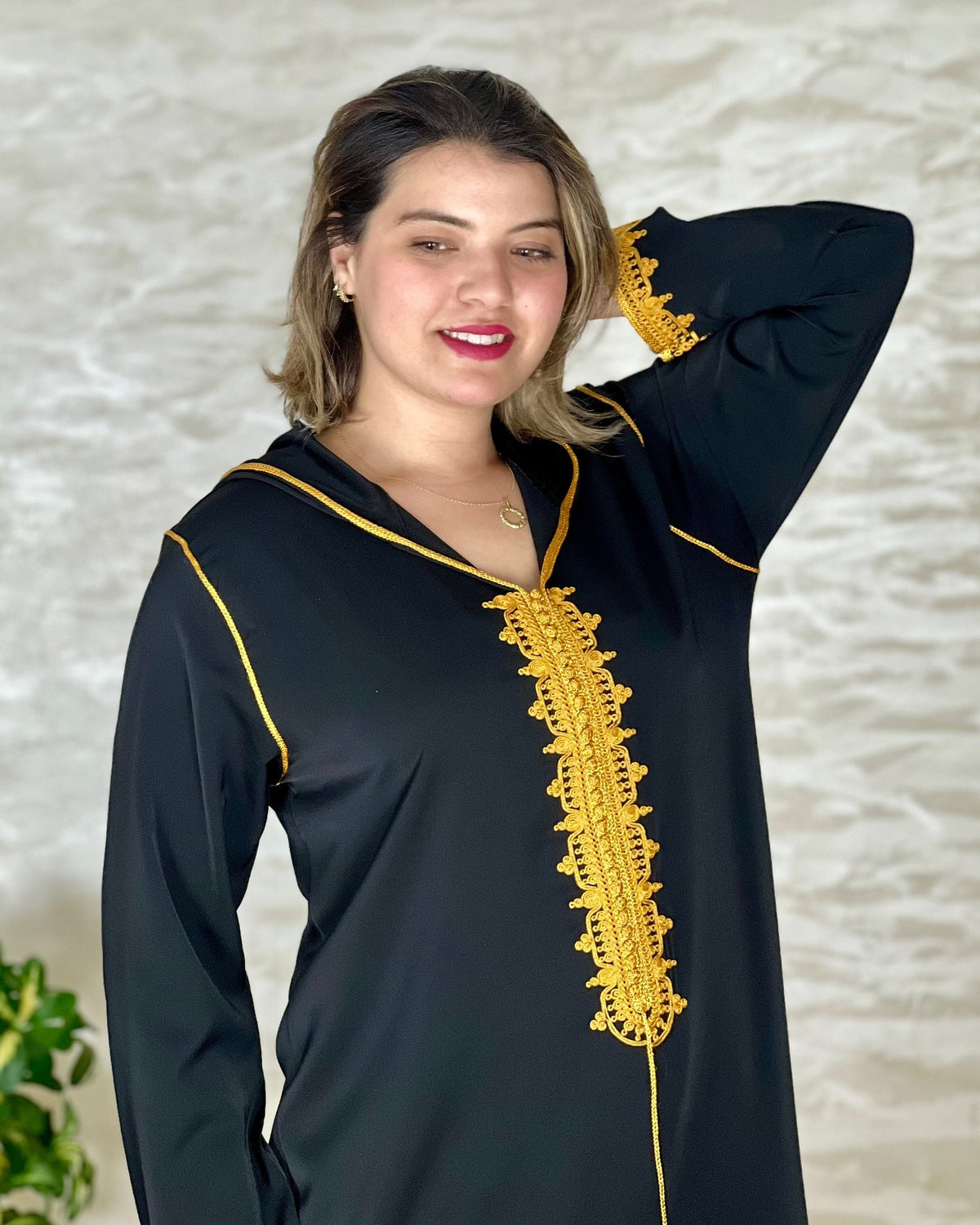 Djellaba marocaine en crêpe Rosa à broderies – Modèle S – Vue 1