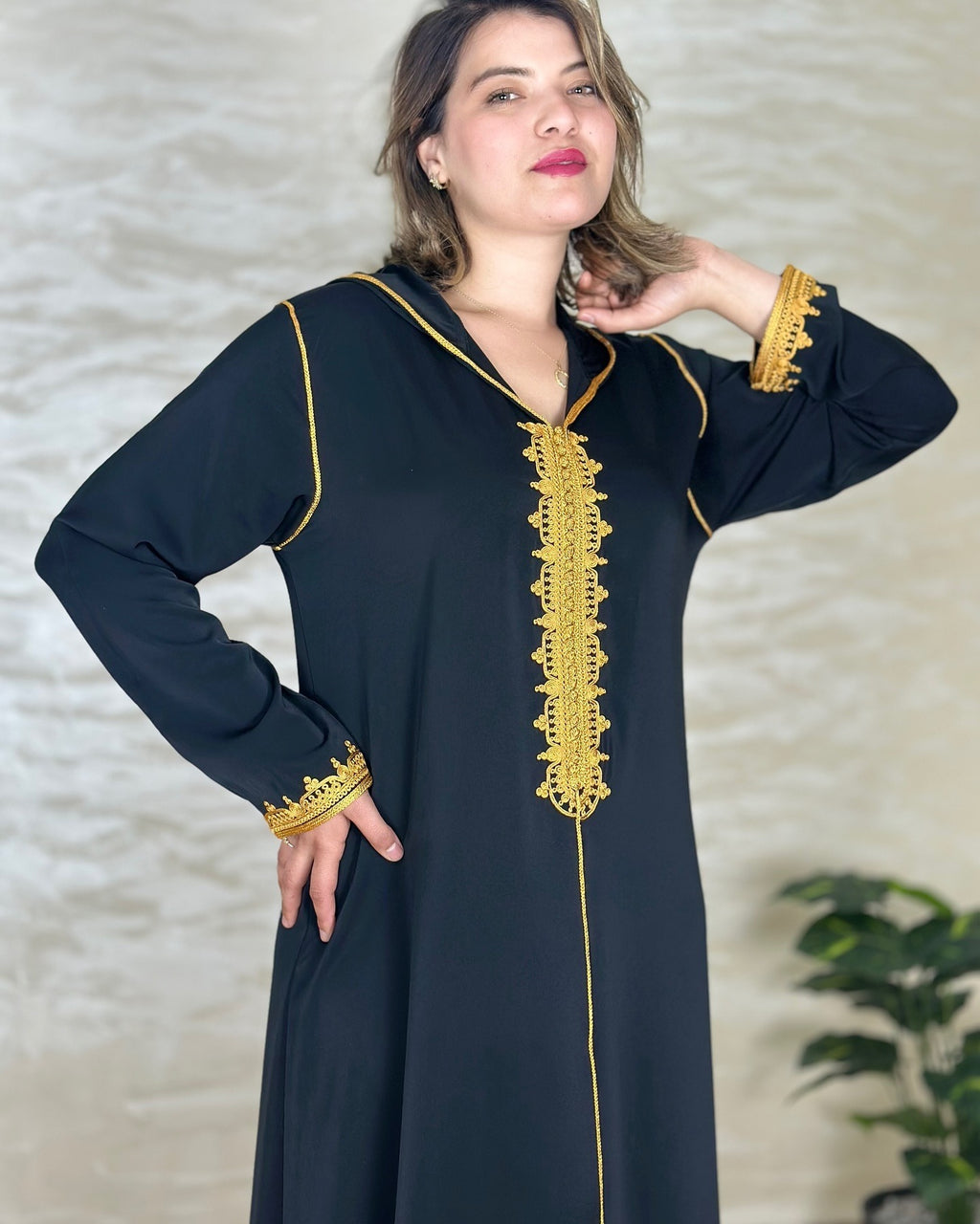 Djellaba marocaine en crêpe Rosa à broderies – Modèle S – Vue 5