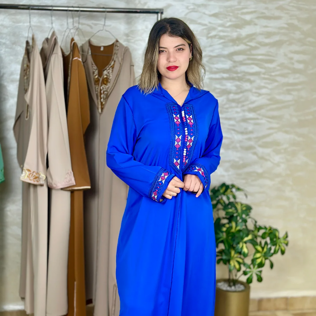 Djellaba en crêpe Rosa à broderies carrées – Vue 4