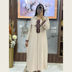Djellaba marocaine en crêpe Rosa à broderies – Modèle V – Vue 16