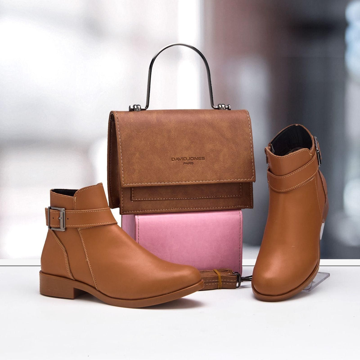 Pack bottes et sac assortis en simili cuir – Vue 4