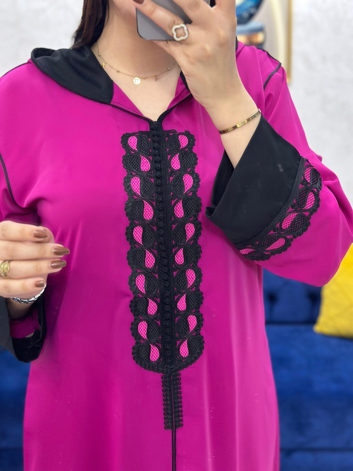 Djellaba en crêpe Rosa à broderie maâlem – Vue 9