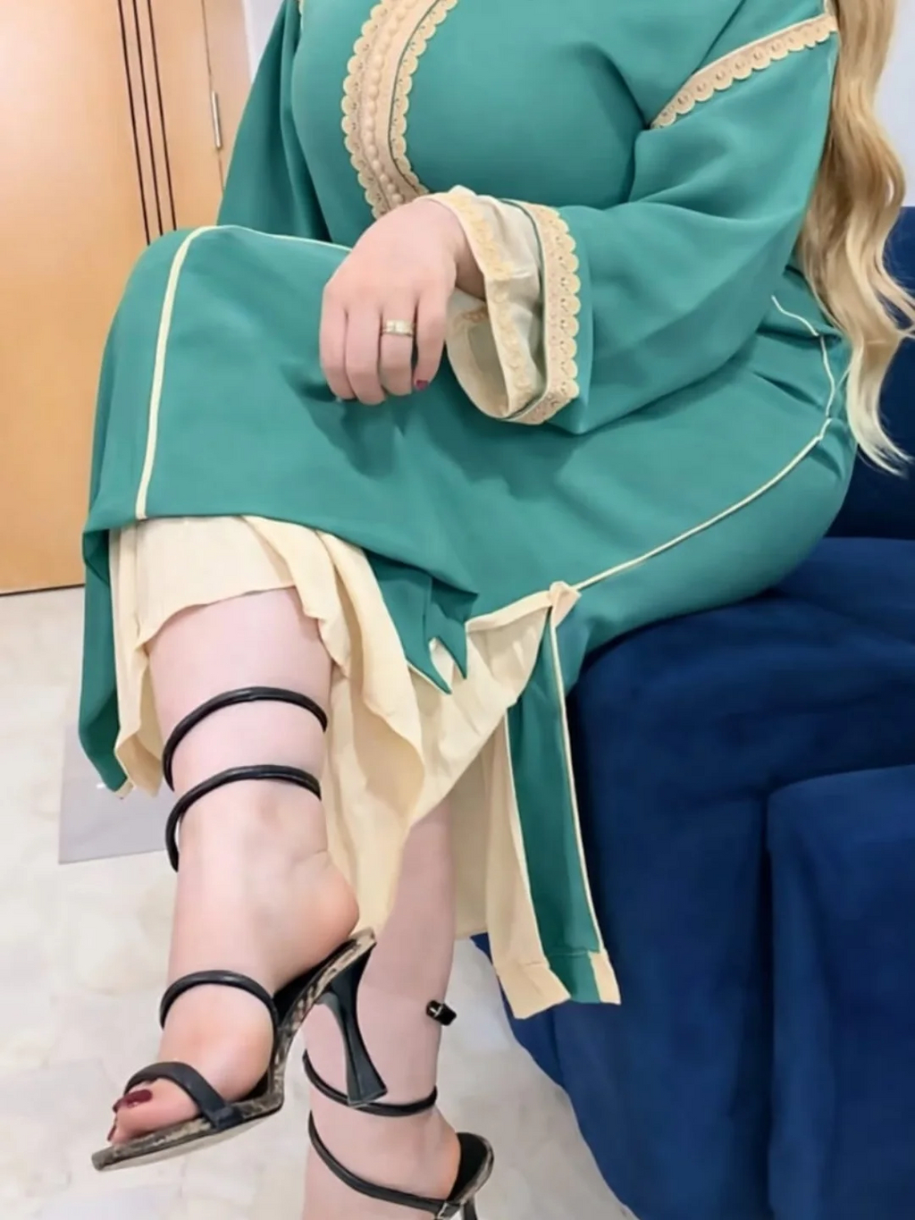 Ensemble djellaba et caftan brodés en crêpe et mousseline – Vue 1