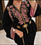 Caftan en crêpe Rosa à broderies rbaties florales – Vue 12