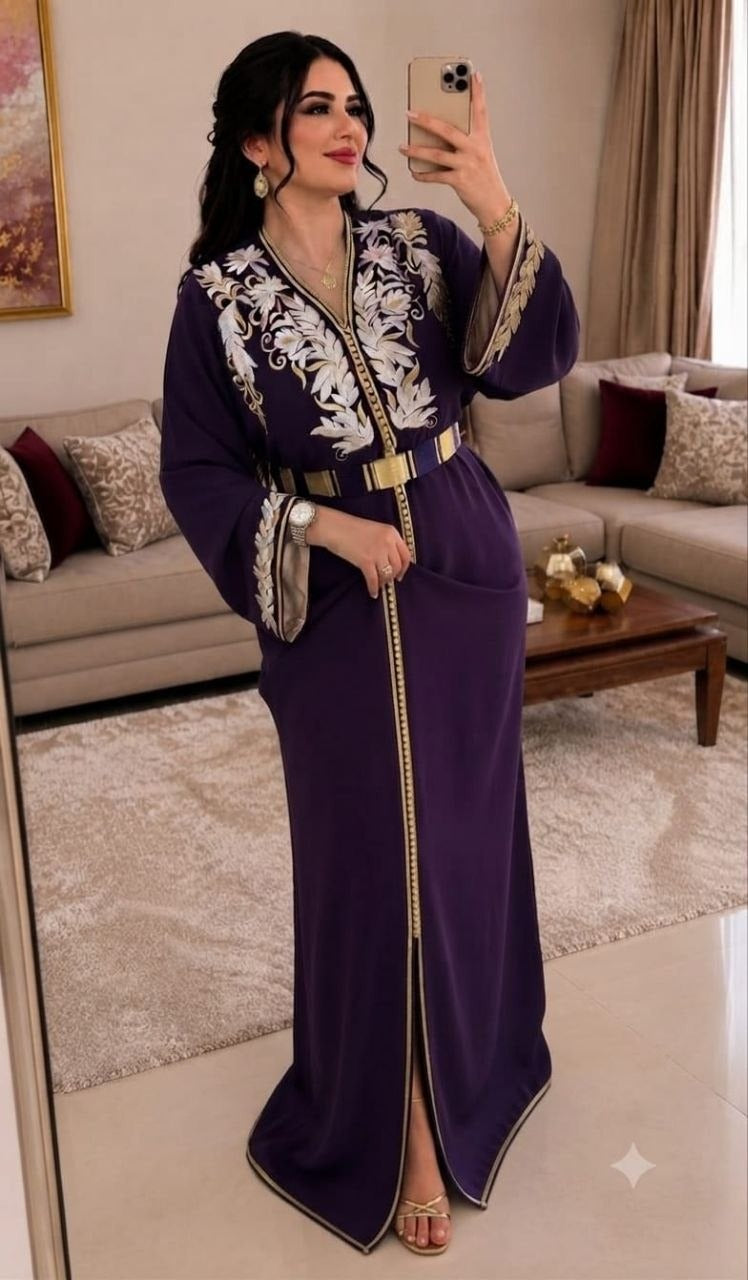 Caftan en crêpe Rosa à broderies rbaties florales – Vue 14