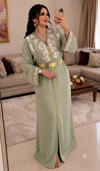 Caftan en crêpe Rosa à broderies rbaties florales – Vue 13