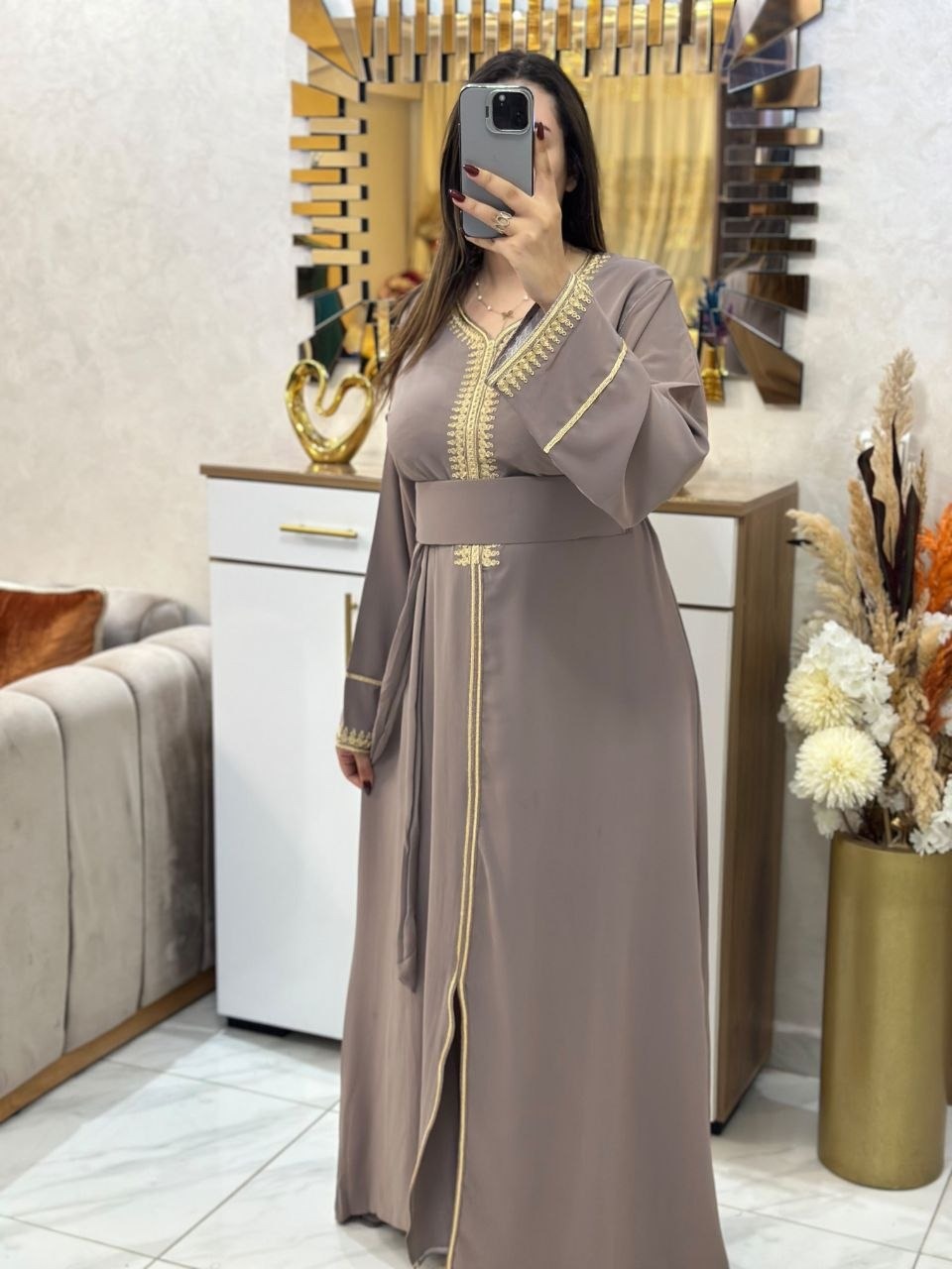 Caftan en crêpe de soie avec ceinture – Finitions élégantes – Vue 17