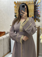 Caftan en crêpe de soie avec ceinture – Finitions élégantes – Vue 15