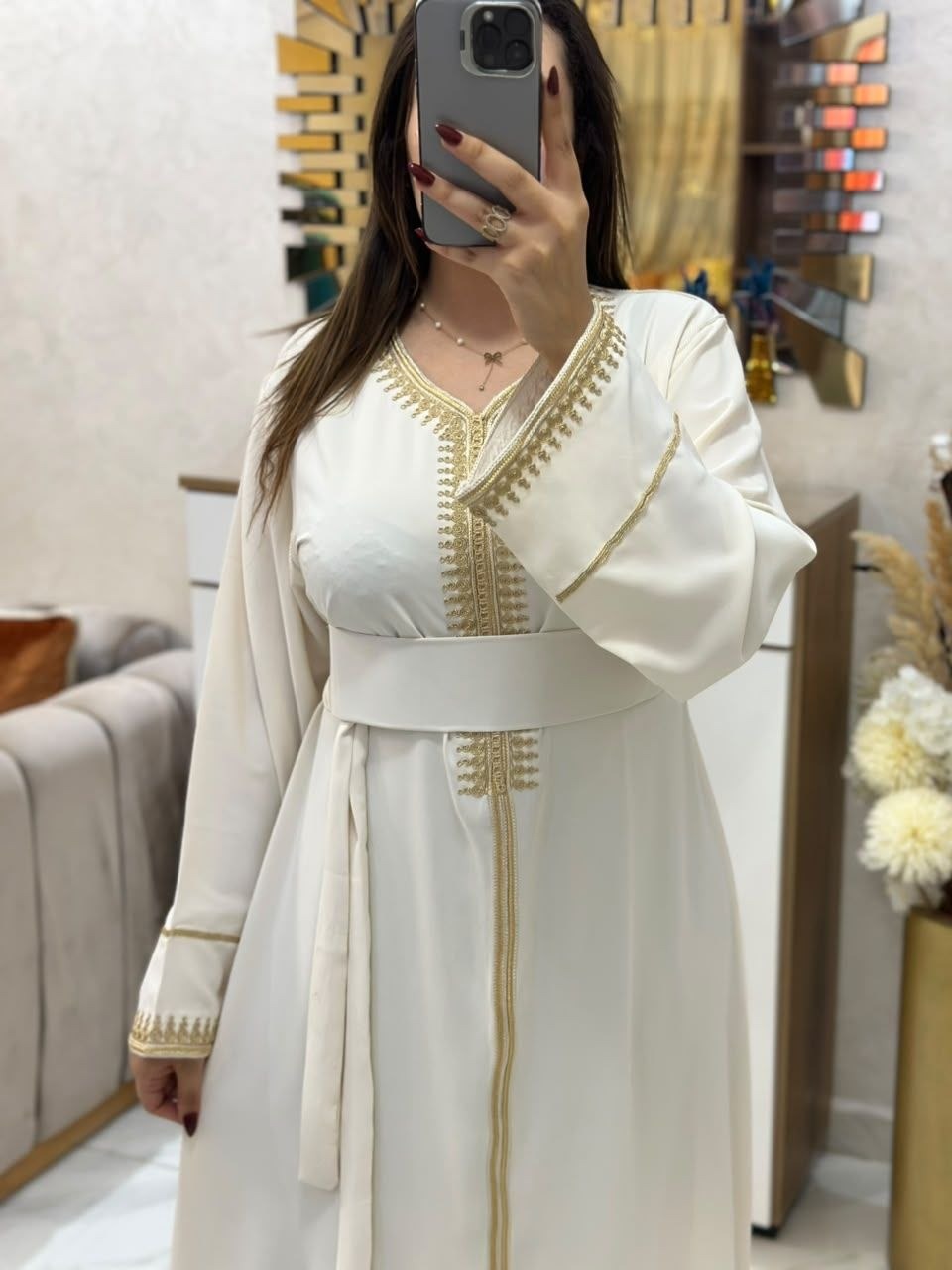Caftan en crêpe de soie avec ceinture – Finitions élégantes – Vue 23