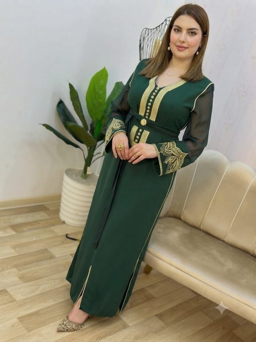Caftan en crêpe de soie à broderie rbatie avec ceinture – Vue 2