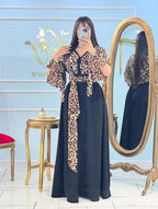 Caftan imprimé léopard en crêpe Rosa avec ceinture – Vue 10