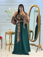 Caftan imprimé léopard en crêpe Rosa avec ceinture – Vue 8