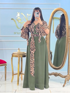 Caftan imprimé léopard en crêpe Rosa avec ceinture – Vue 12