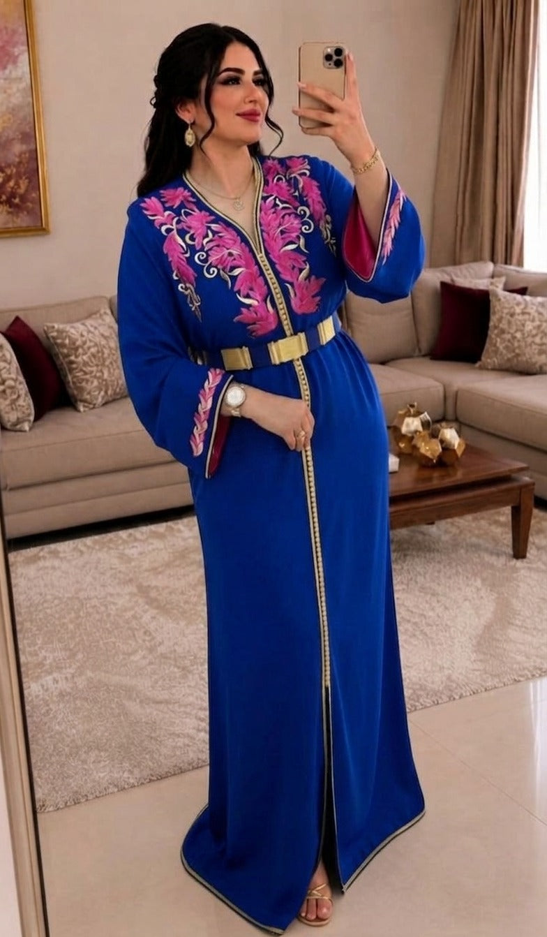 Caftan en crêpe Rosa à broderies rbaties florales – Vue 21