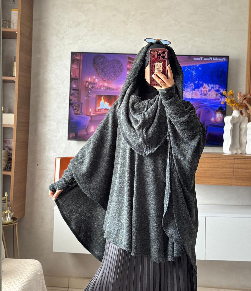 Cape femme chaude à col montant et coupe enveloppante — Gris foncé