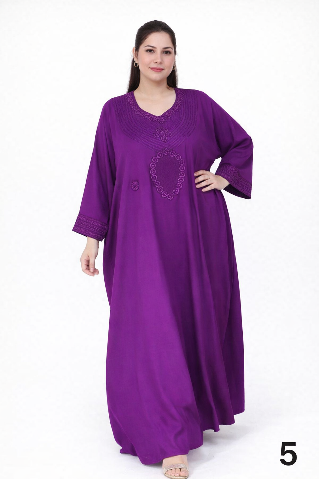Kandoura Femme Élégante Brodée avec Pierres – Tissu Crêpe Premium – Robe Marocaine Chic Grandes Tailles