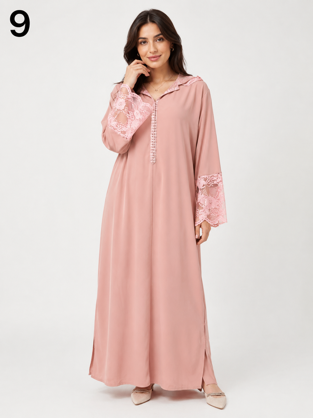 Djellaba Femme Évasée Moderne en Crêpe Soie – Broderie Chbika aux Manches et Col avec Aakad | Tailles L, XL, XXL
