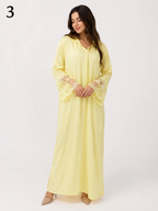 Djellaba Femme Évasée Moderne en Crêpe Soie – Broderie Chbika aux Manches et Col avec Aakad | Tailles L, XL, XXL