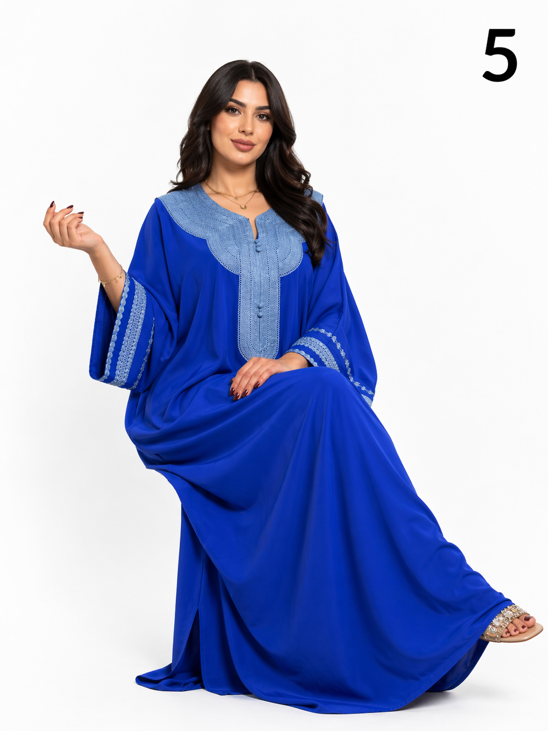 Caftan Marocain Élégant Femme – Gandoura Chic en Crêpe de Soie, Robe Traditionnelle Moderne Large et Confortable | قندورة مغربية راقية – ثوب كريب دو سوا أنيق واسع للمناسبات والخروج اليومي