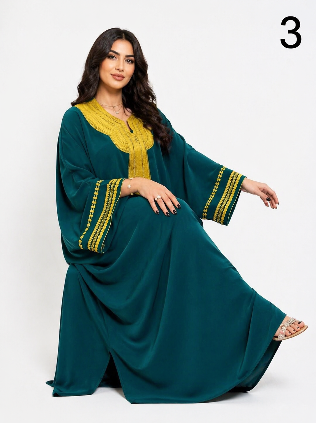 Caftan Marocain Élégant Femme – Gandoura Chic en Crêpe de Soie, Robe Traditionnelle Moderne Large et Confortable | قندورة مغربية راقية – ثوب كريب دو سوا أنيق واسع للمناسبات والخروج اليومي