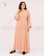 Caftan Marocain Femme en Crêpe Rosa avec Manches Tlija – Broderie Élégante | Tailles XL, XXL, 3XL