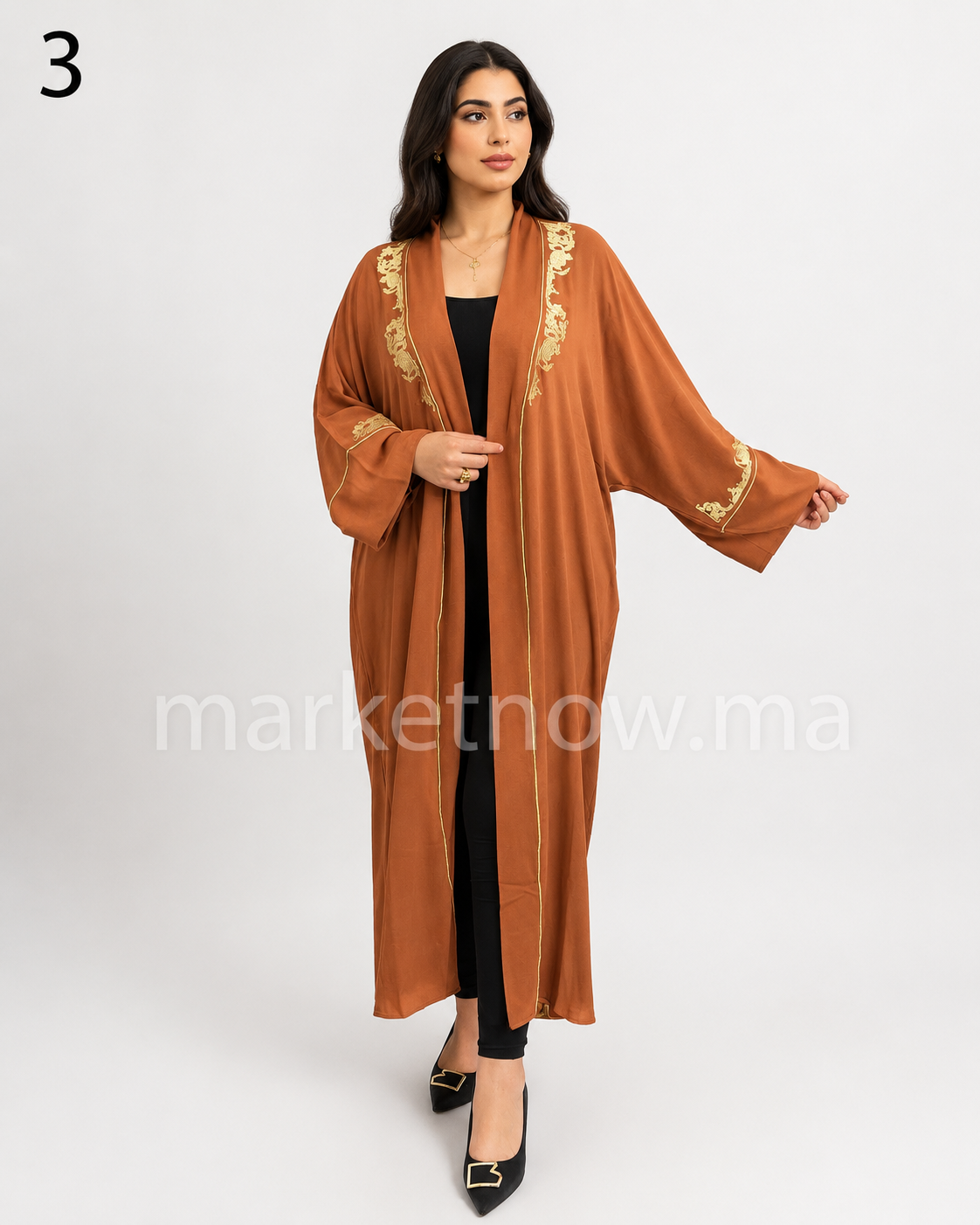 Kimono Femme Élégant en Tissu Premium avec Broderie Dorée – Taille Standard | كيمونو نسائي مطرز بتوب ممتاز