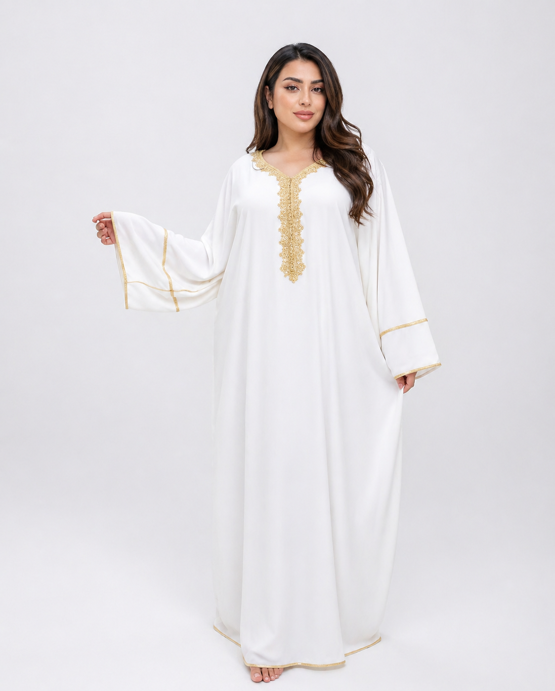Djellaba Femme Blanche Brodée Luxe – Coupe Ample Élégante | جلابة نسائية بيضاء فاخرة بتطريز راقي – مقاس موحد