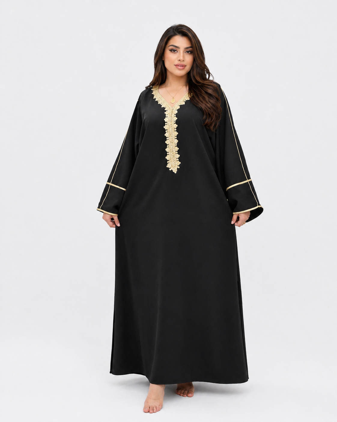 Djellaba Femme Blanche Brodée Luxe – Coupe Ample Élégante | جلابة نسائية بيضاء فاخرة بتطريز راقي – مقاس موحد
