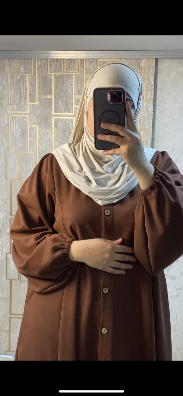 Abaya longue à manches amples et détails boutonnés — Marron