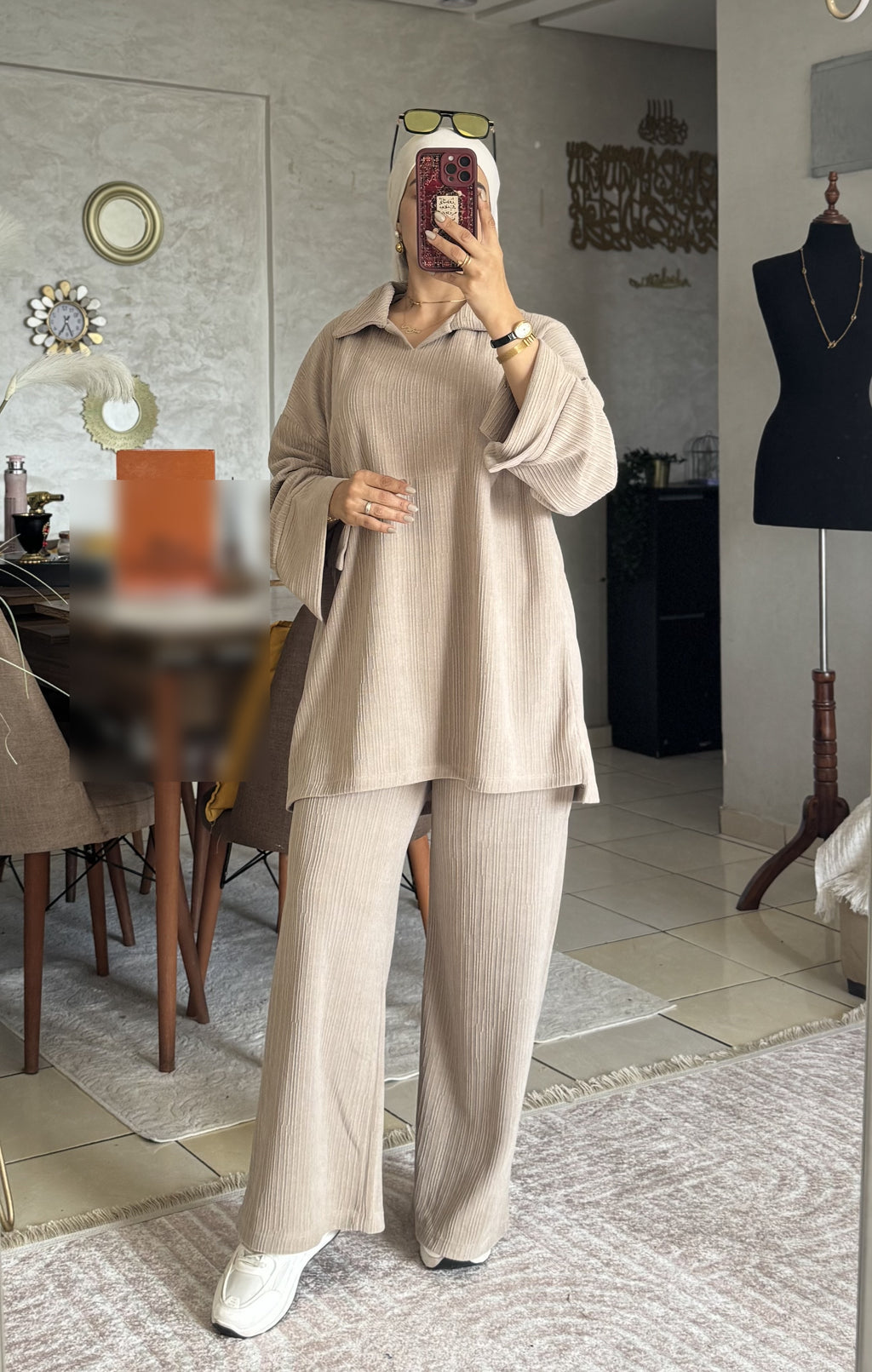 Ensemble femme en jacquard à col polo et pantalon ample – Beige