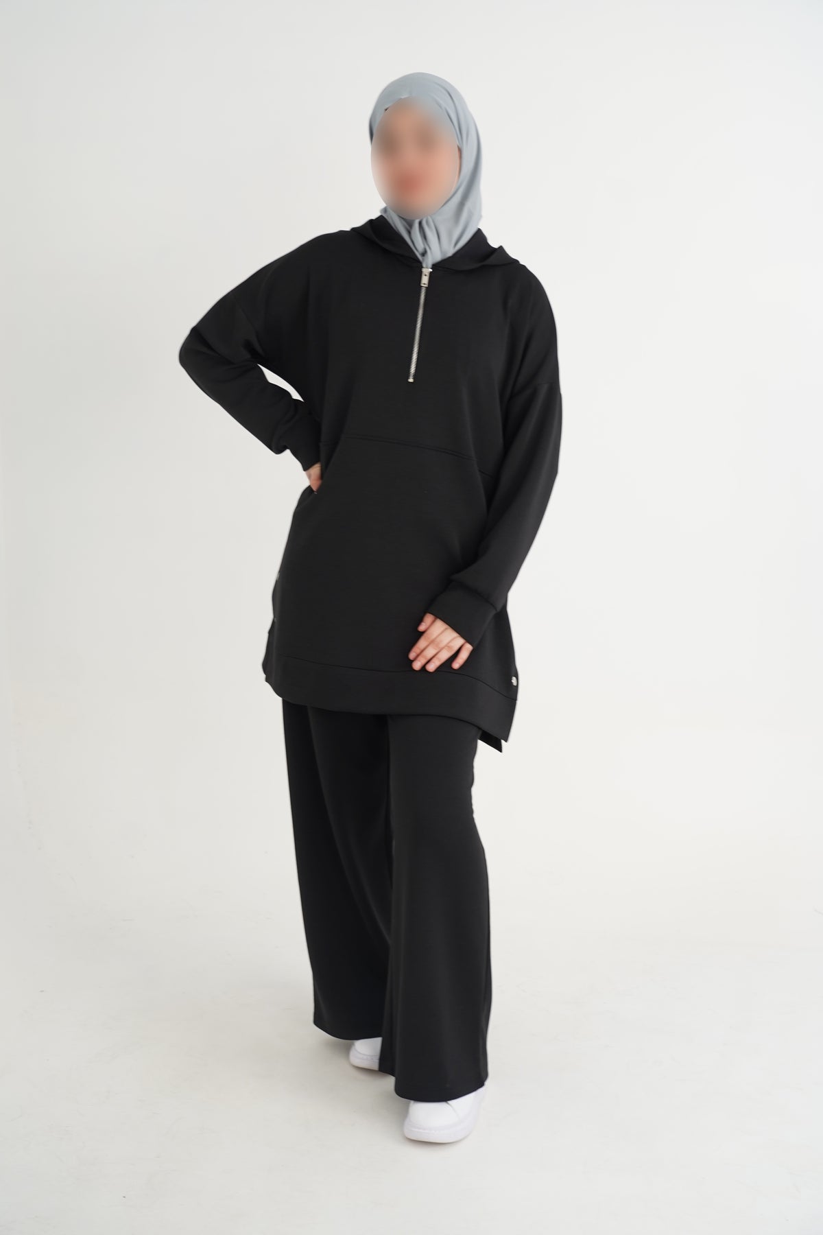 Ensemble femme à tunique demi-zippée à capuche et pantalon ample – Noir