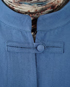 ALPHA-95 - ensemble bleu jean - détail du col et des boutons