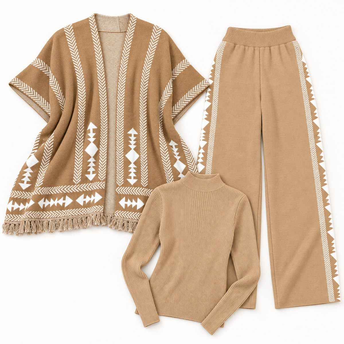 Ensemble maille trois pièces avec cape à motifs géométriques — Beige et camel — photo studio