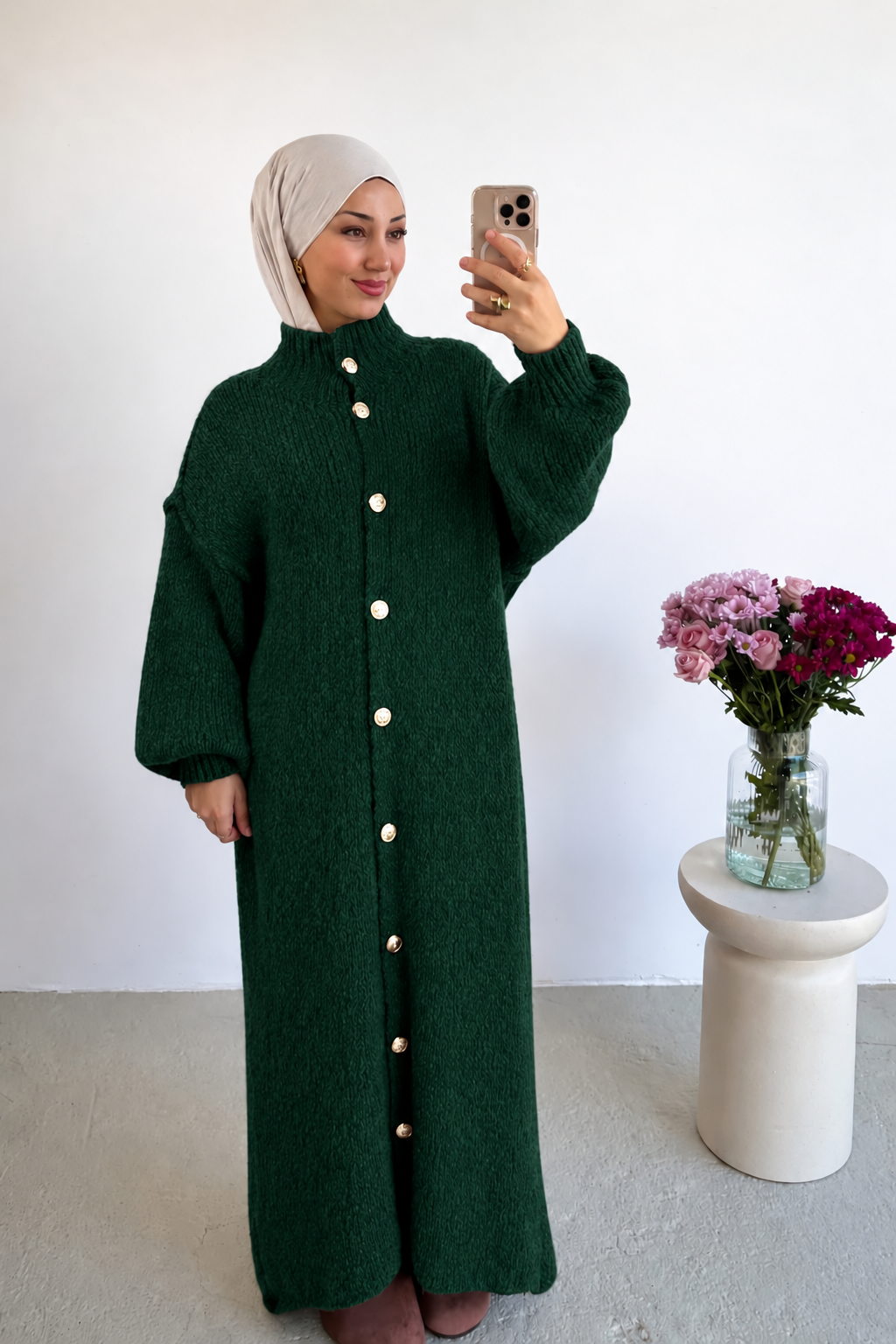Robe-veste longue en maille à boutons dorés – Vert bouteille