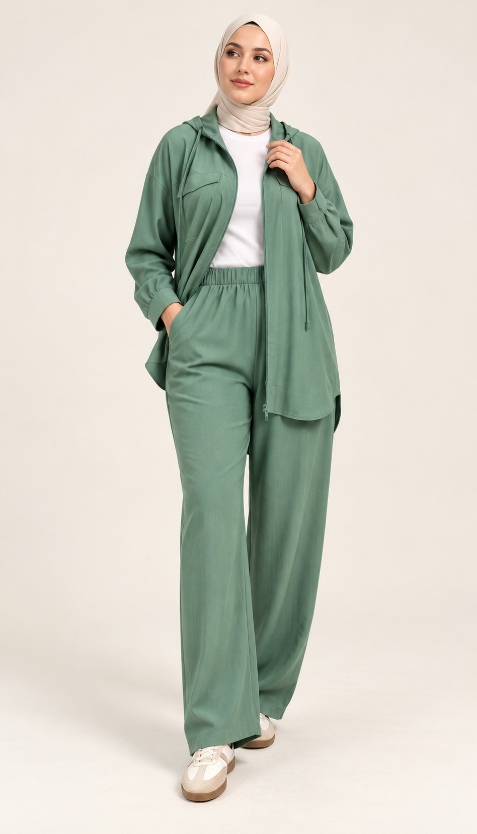 Ensemble veste zippée à capuche et pantalon large — Vert jade — photo studio