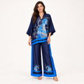 Ensemble satiné à imprimé cheval et pantalon large — Bleu marine — photo studio