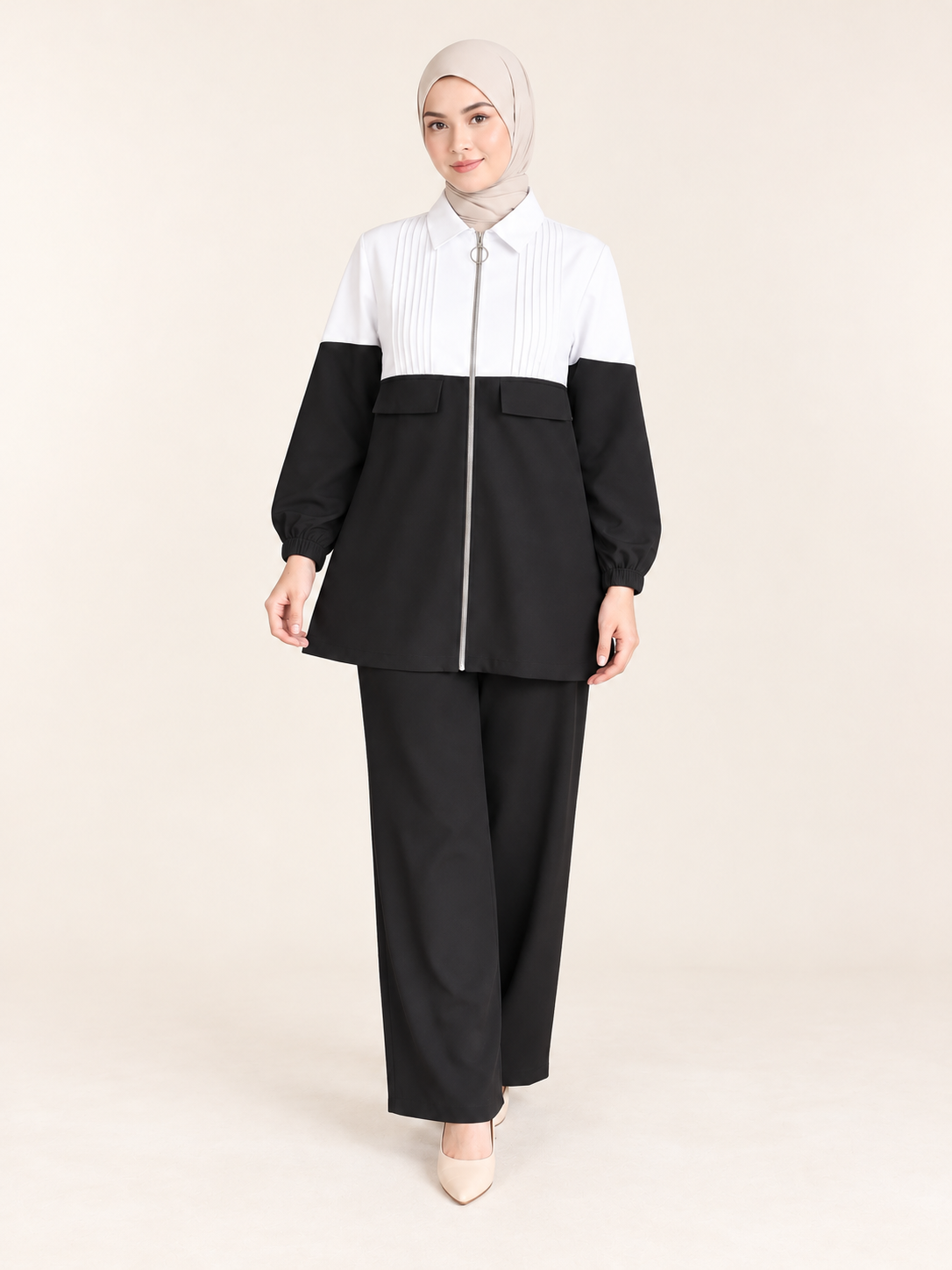 Ensemble bicolore à tunique zippée et pantalon large — Noir — photo studio